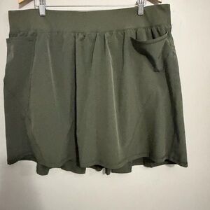 Livi Green Skort with Pockets size 22/24